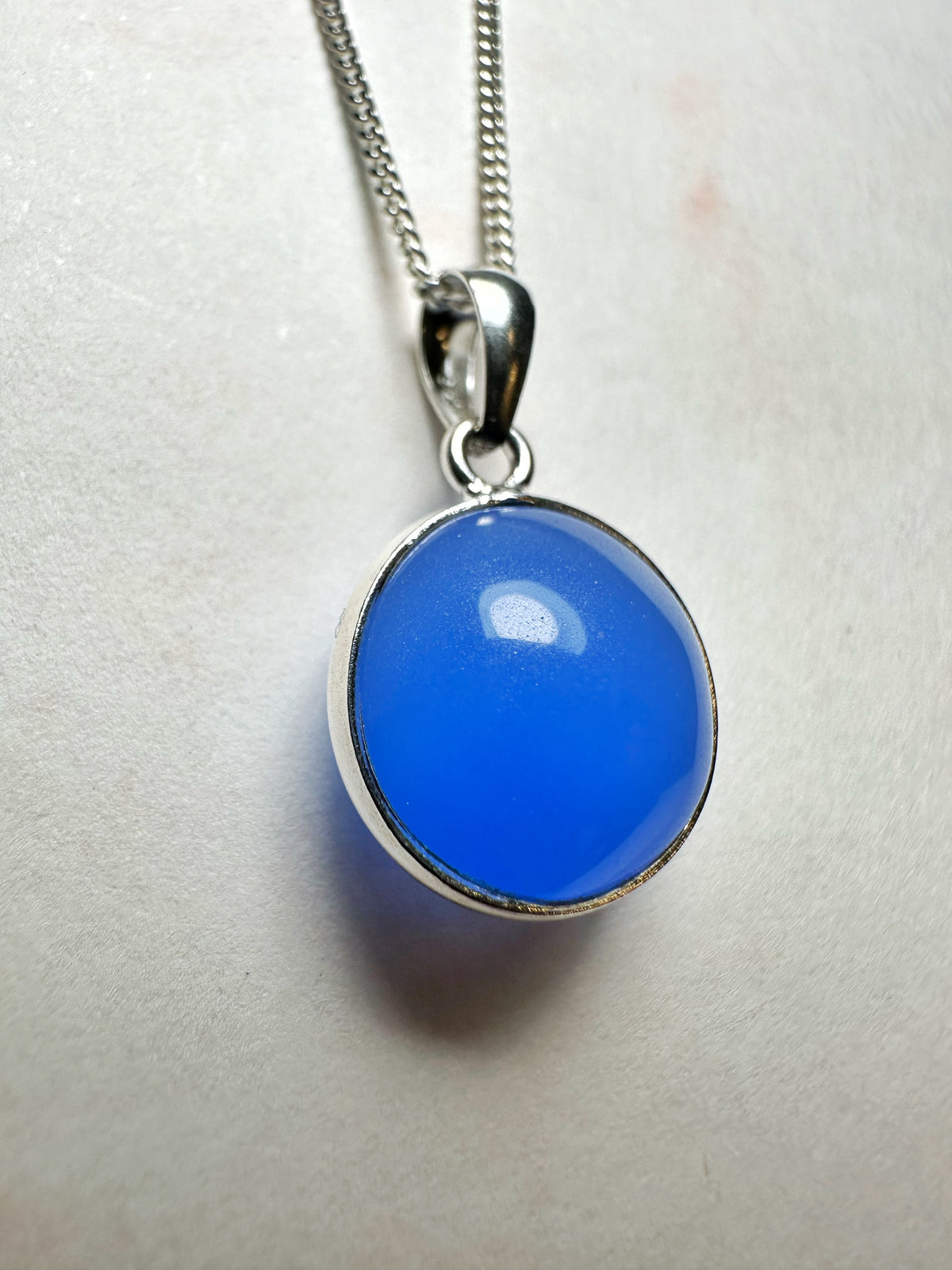 Colgante de plata con ónix azul