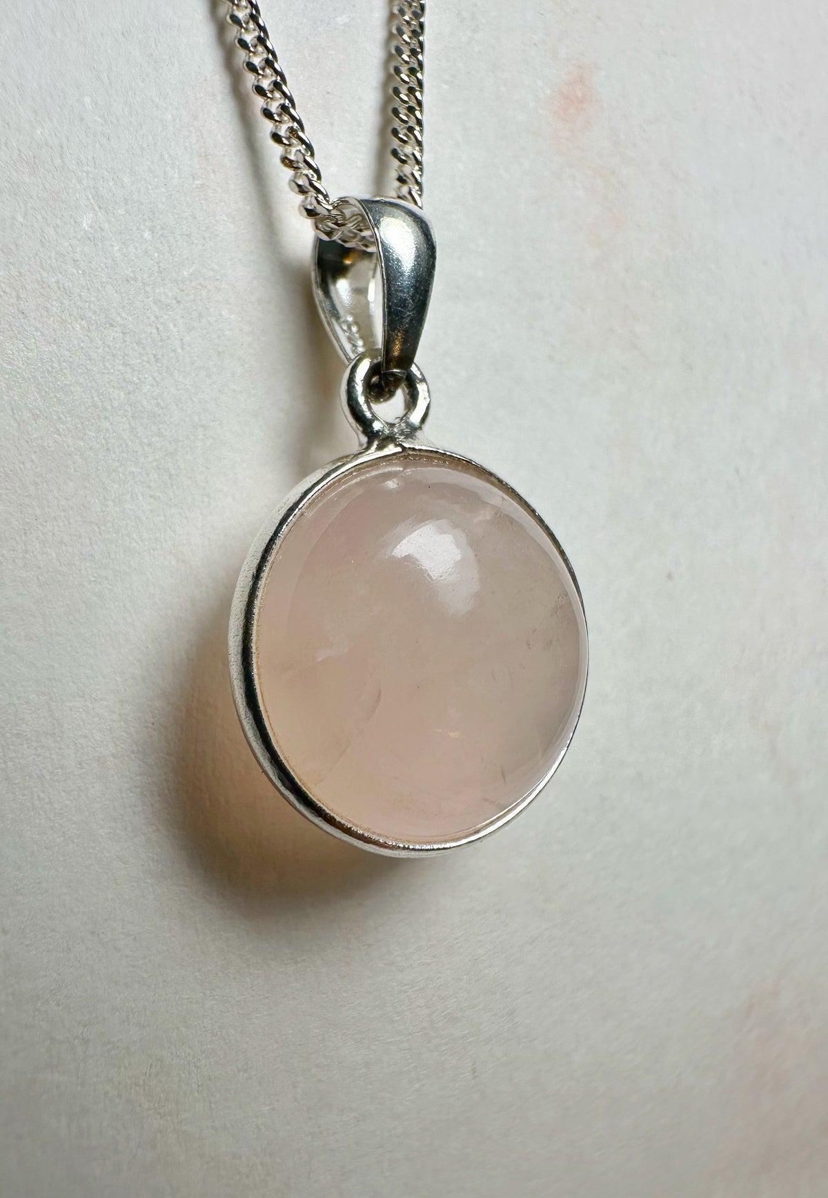 Colgante de plata con cuarzo rosa