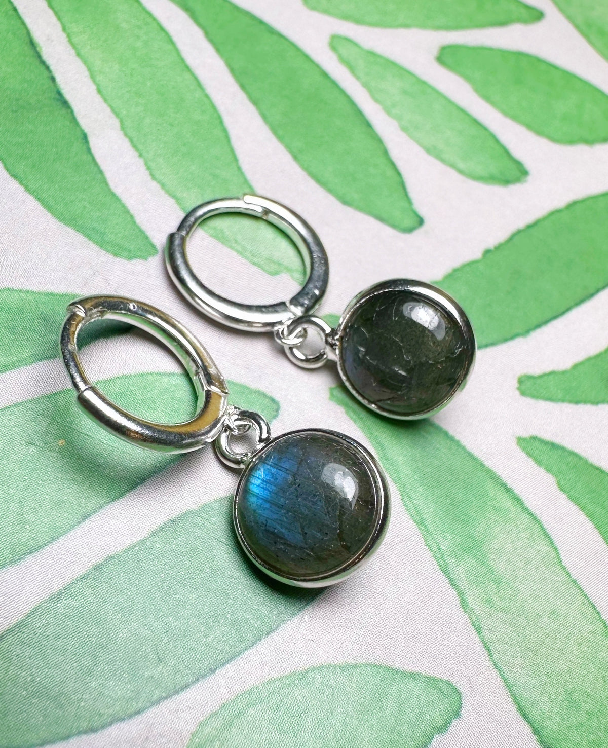 Pendientes de aro con labradorita