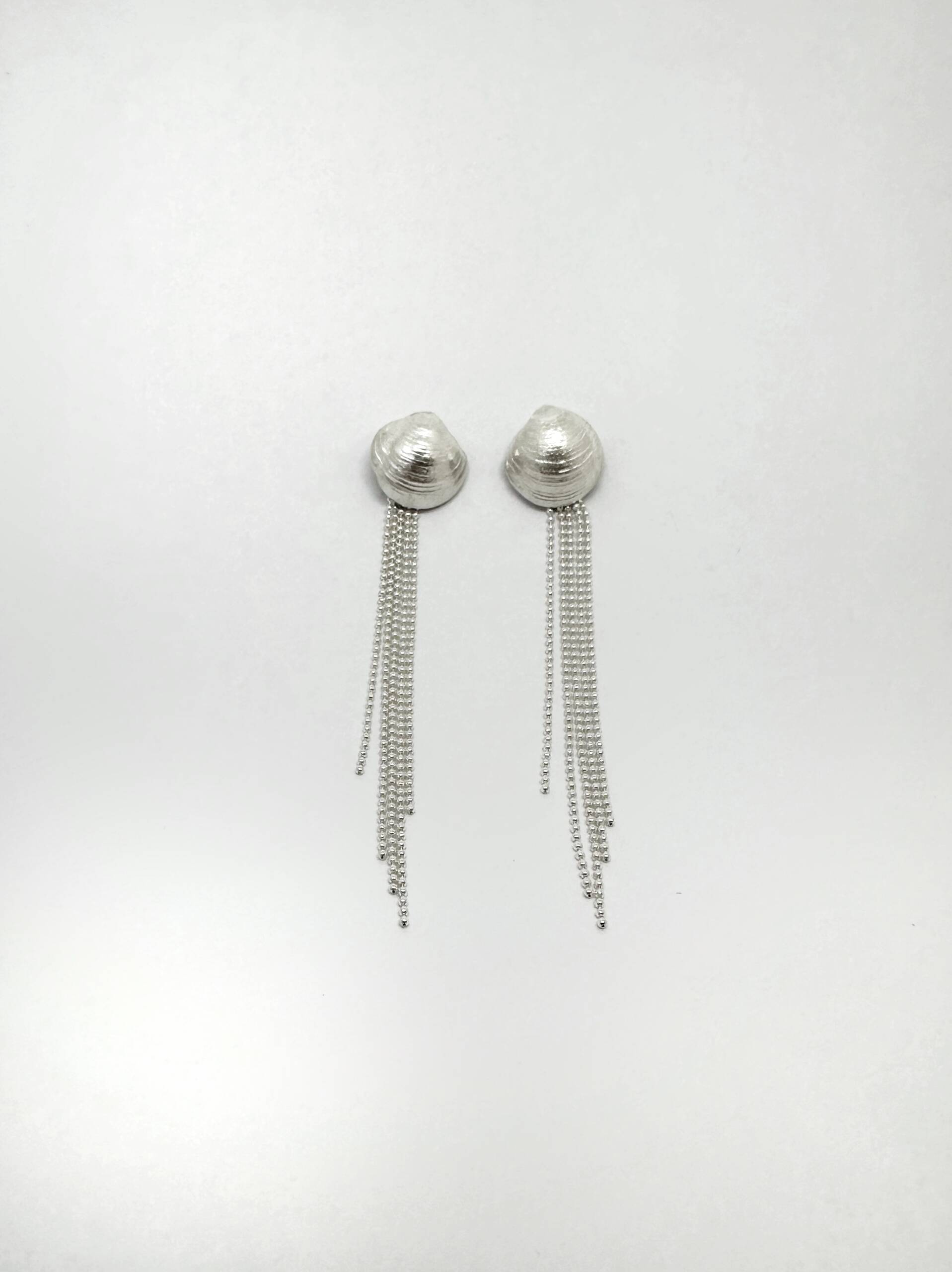 Pendientes Sirea Cadenas, hechos a partir de un concha en plata 925