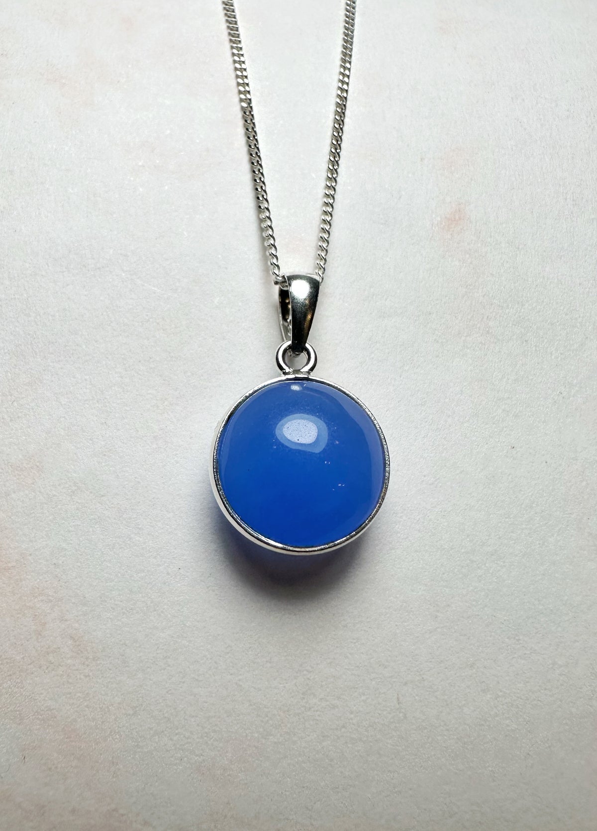 Colgante de plata con ónix azul
