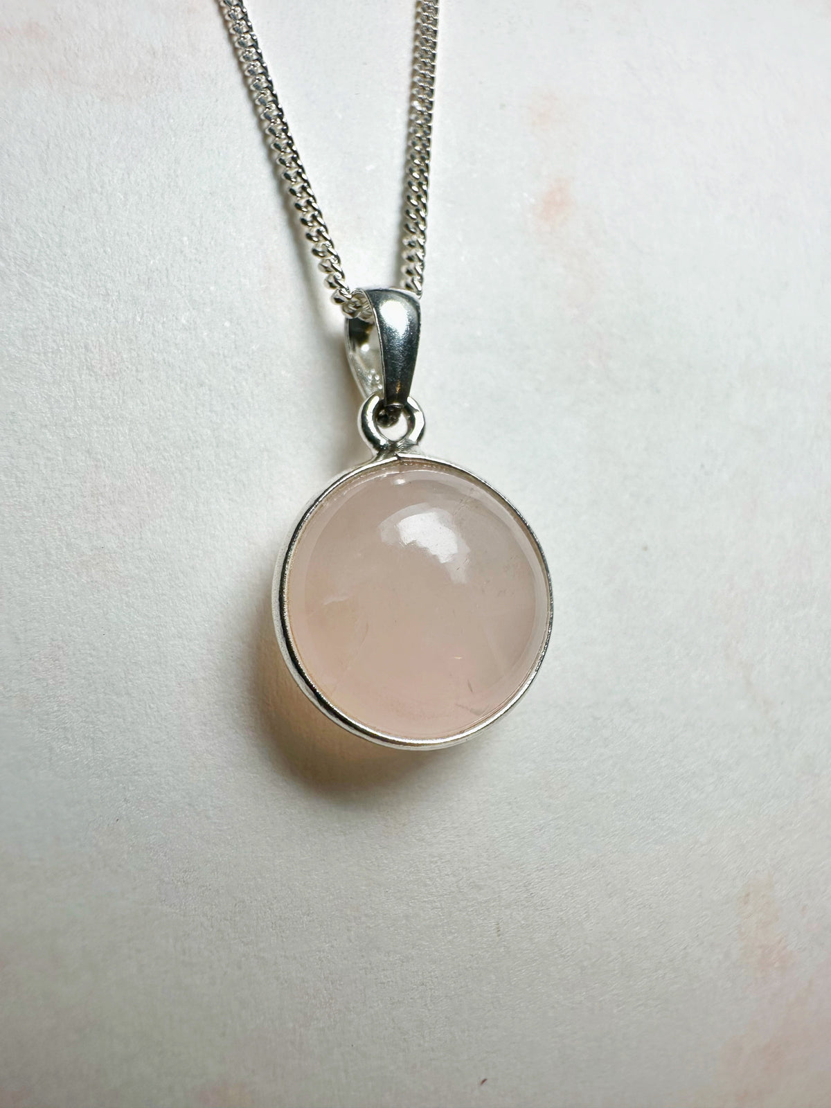 Colgante de plata con cuarzo rosa