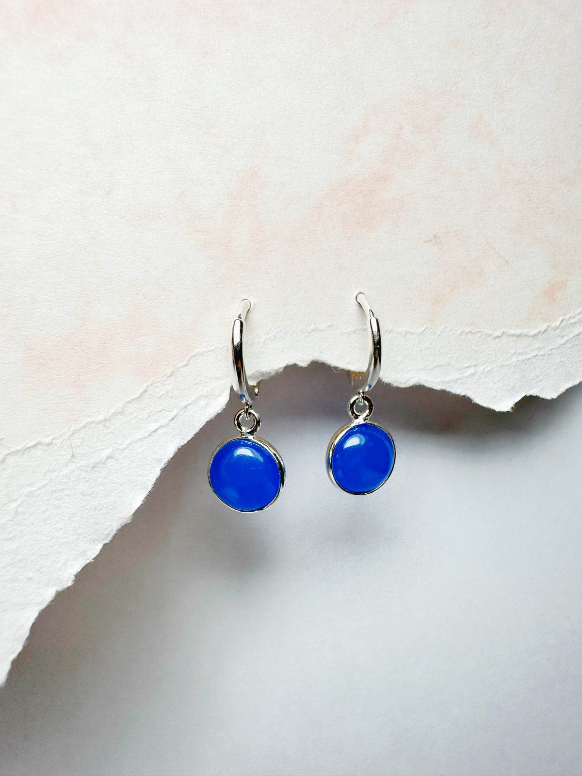 Pendientes de aro con ónix azul