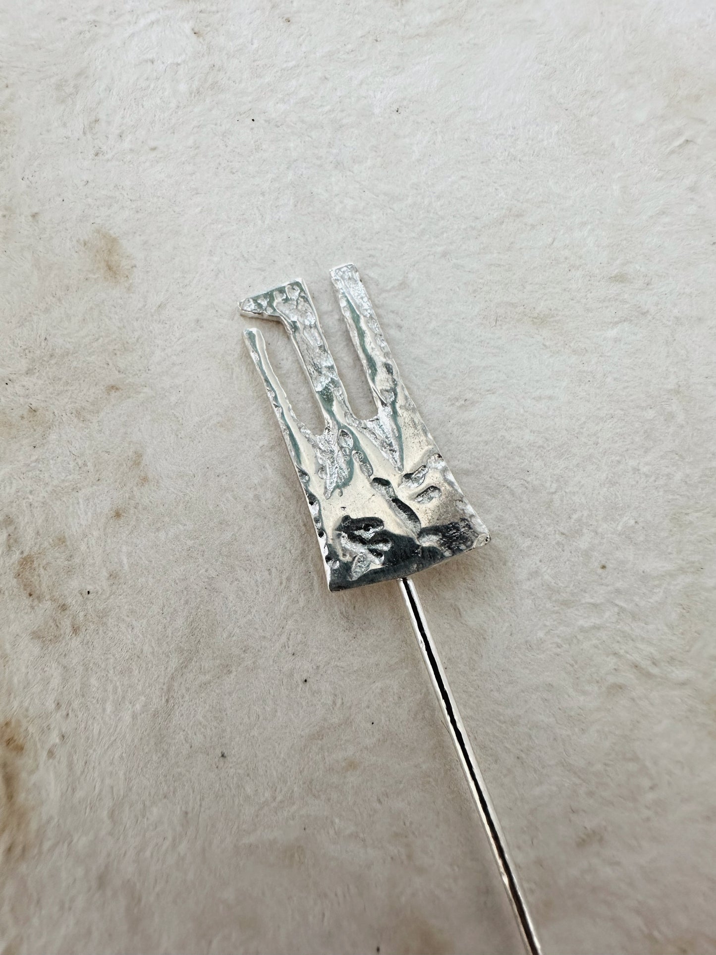 Broche Mano Aguja