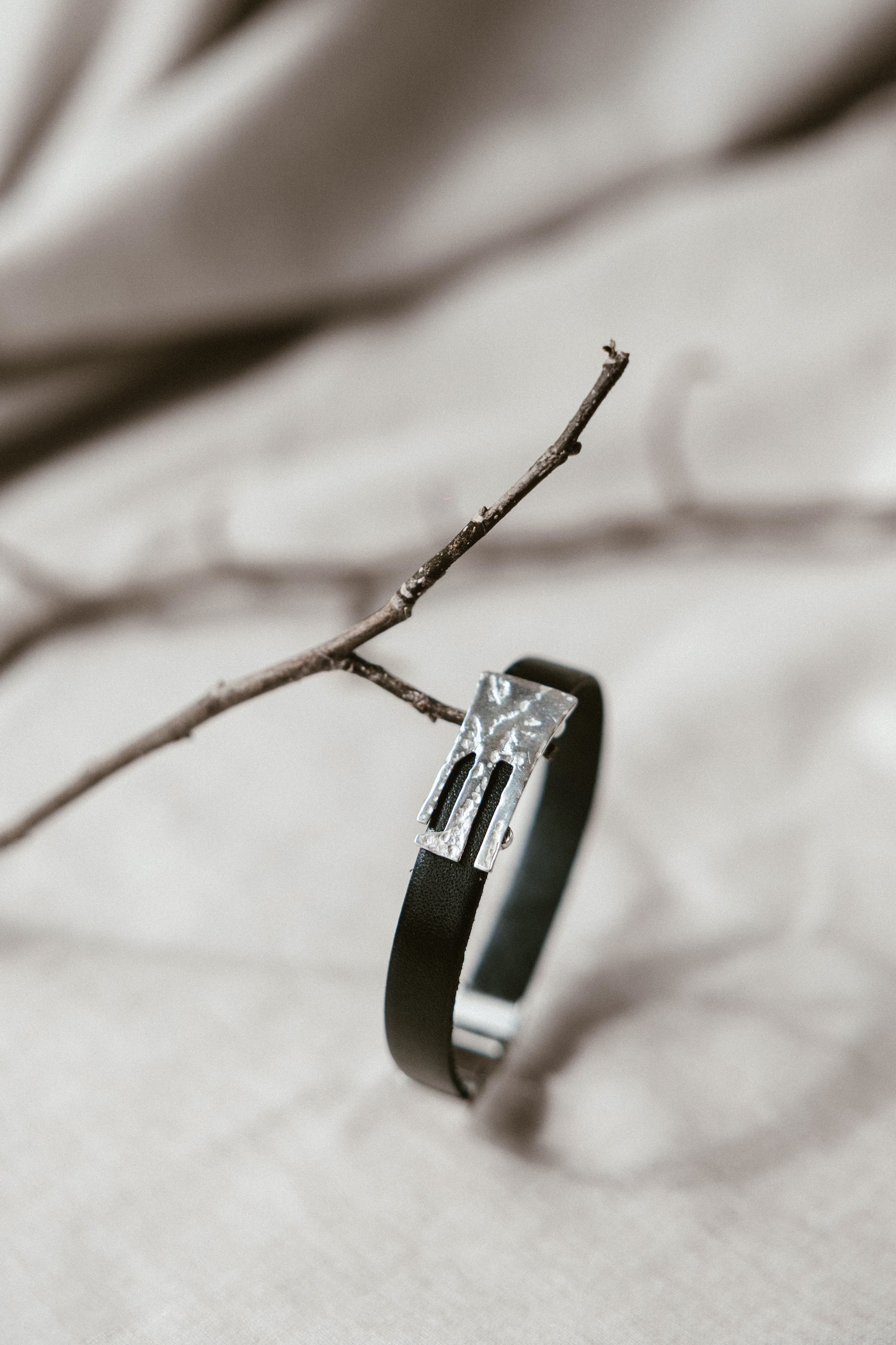 Pulsera Cuero Mano Falcón