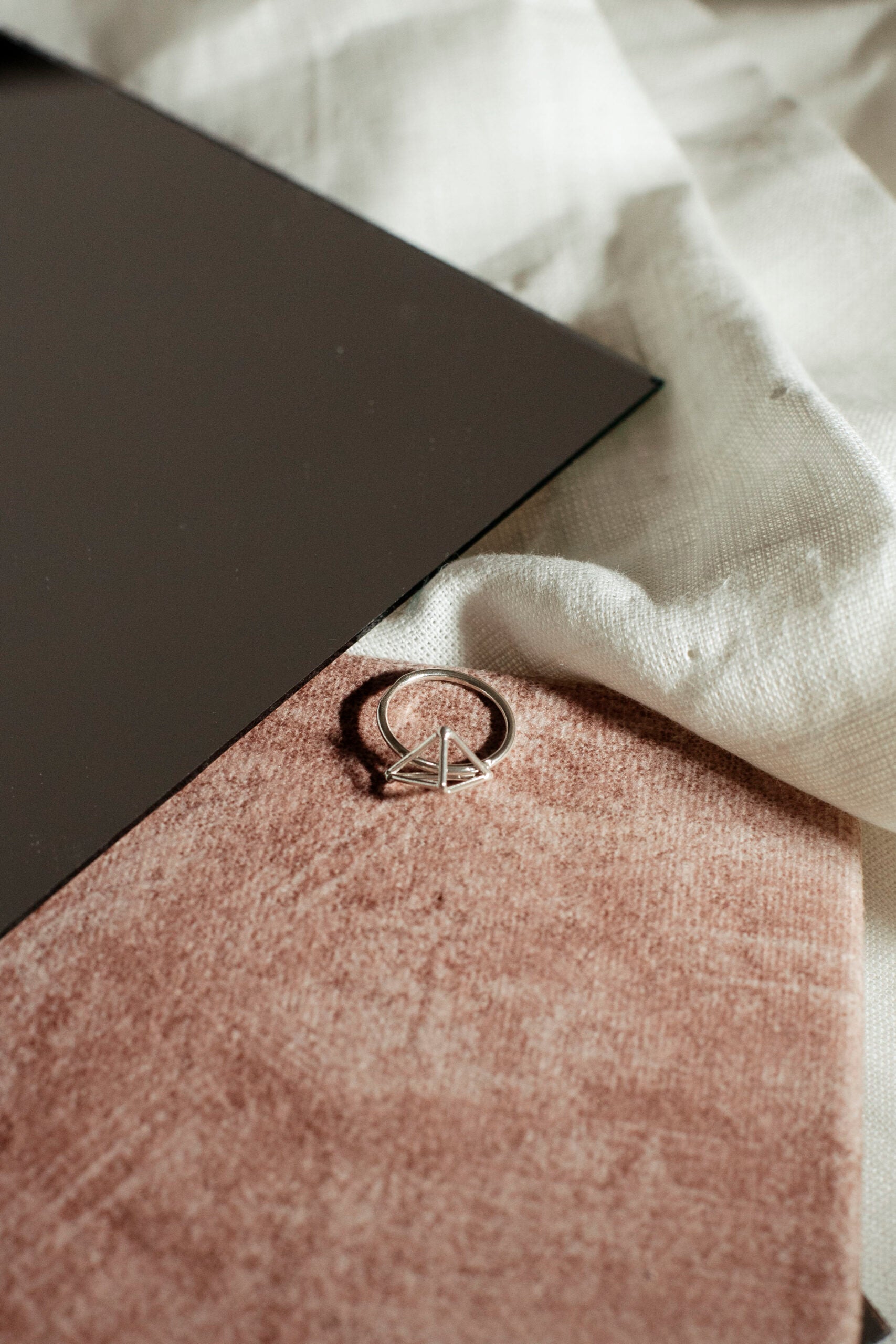 Anillo VI
