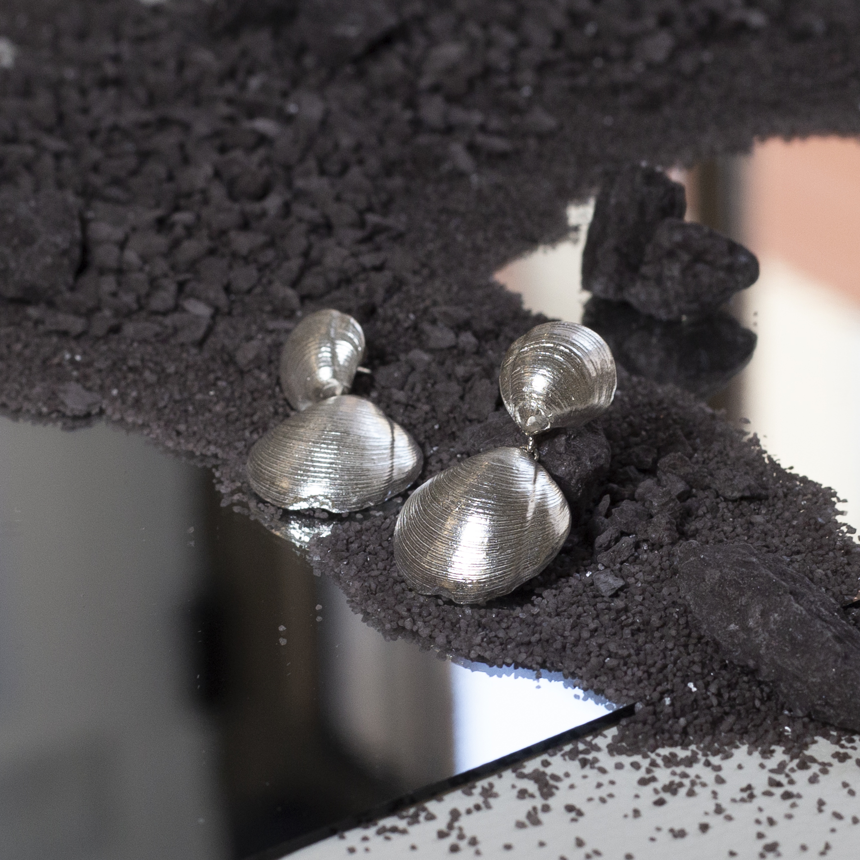 Pendientes Sirea Dobles, hechos a partir de un par de conchas en plata 925