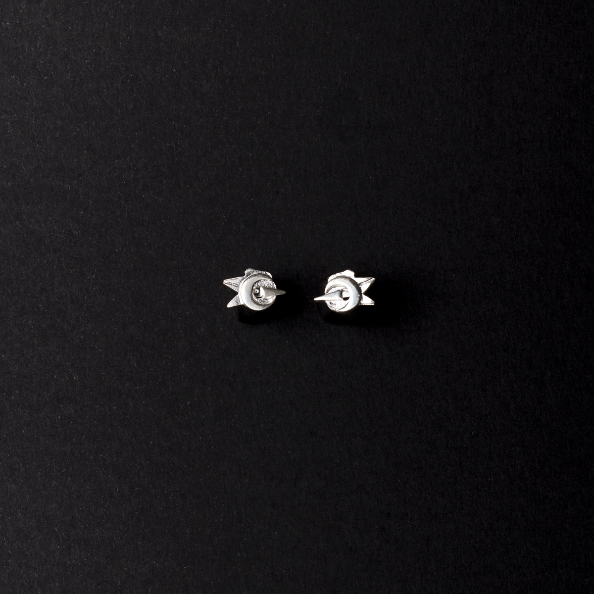 Pendientes Onírica Círculo Pico Mini, hechos artesanalmente en plata