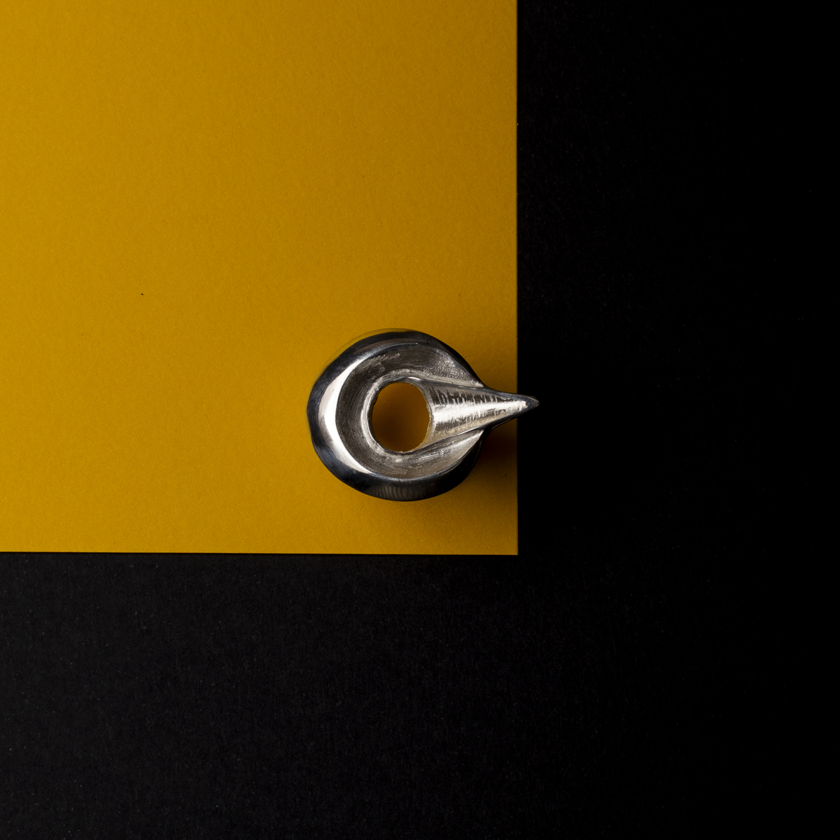 Anillo Onírica Círculo Pico, hecho en plata 925 milésimas