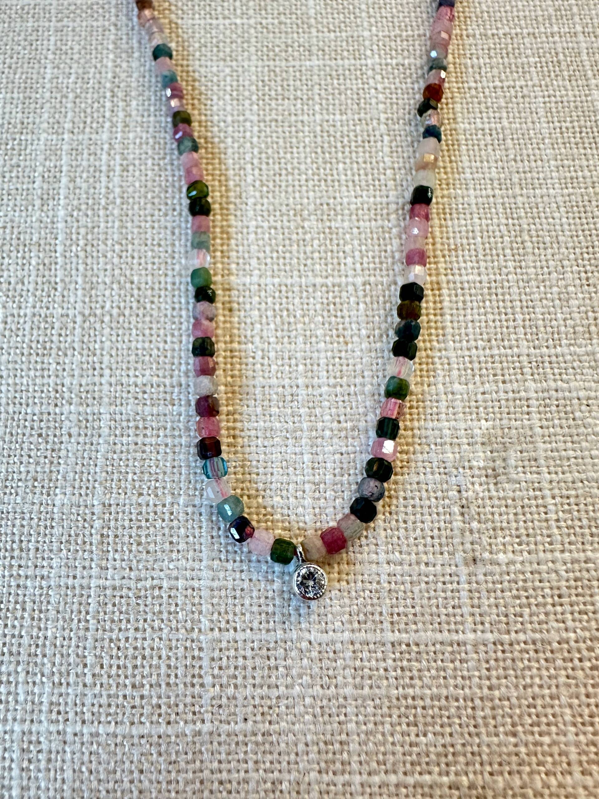 Collar mini tumralinas detalle